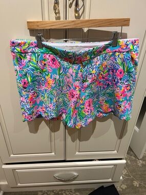 Lilly Pulitzer 5” buttercup Knot shorts Amalfi Blue Alligator Isle NWOT